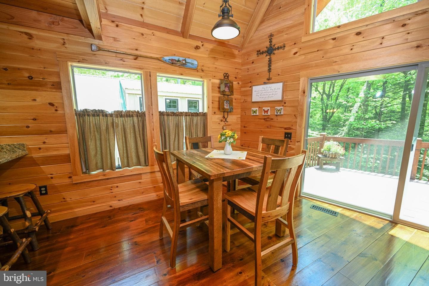 530 Hemlock Road photo 9
