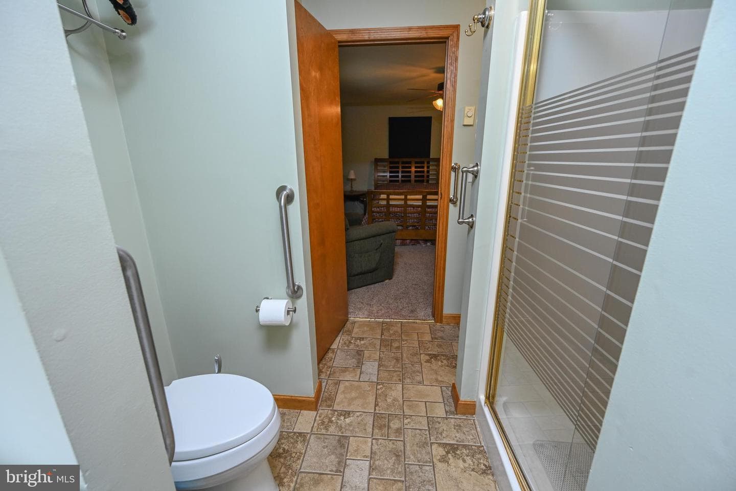 590 Bearfoot photo 15