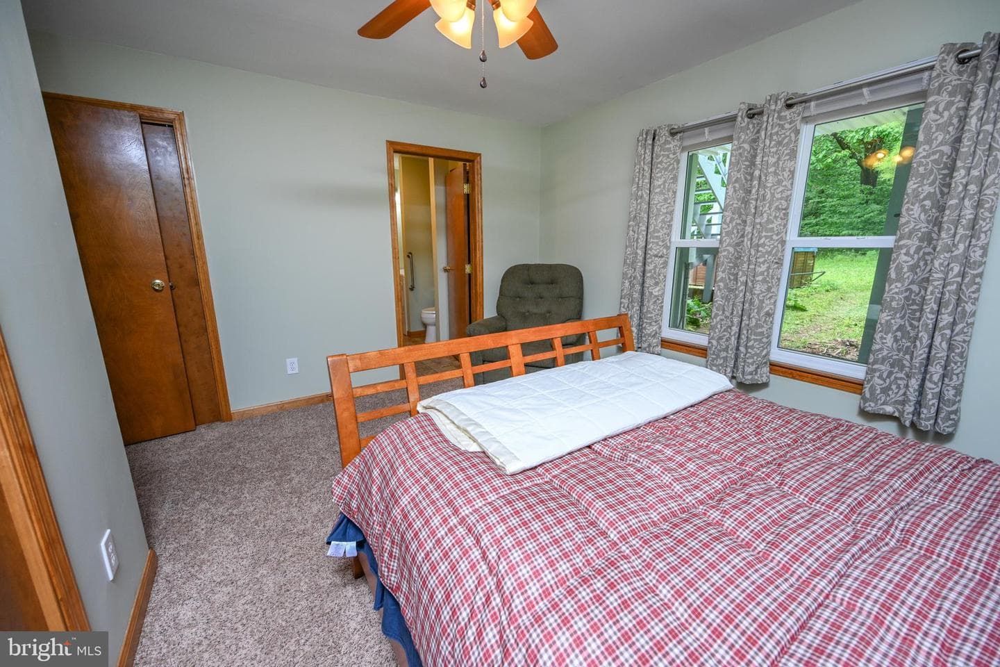 590 Bearfoot photo 19