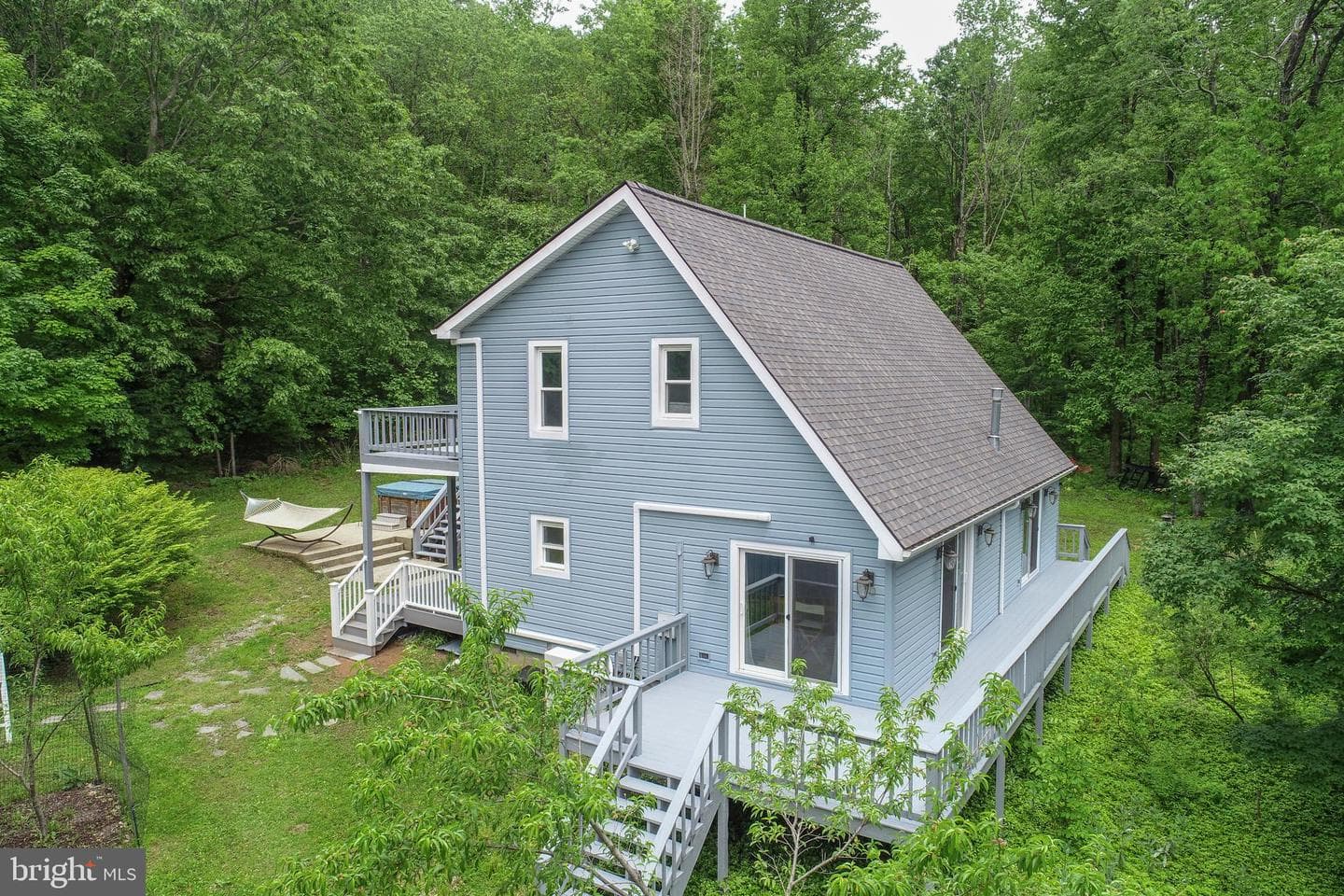 590 Bearfoot photo 2