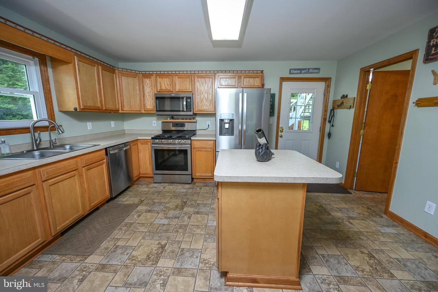 590 Bearfoot photo 8