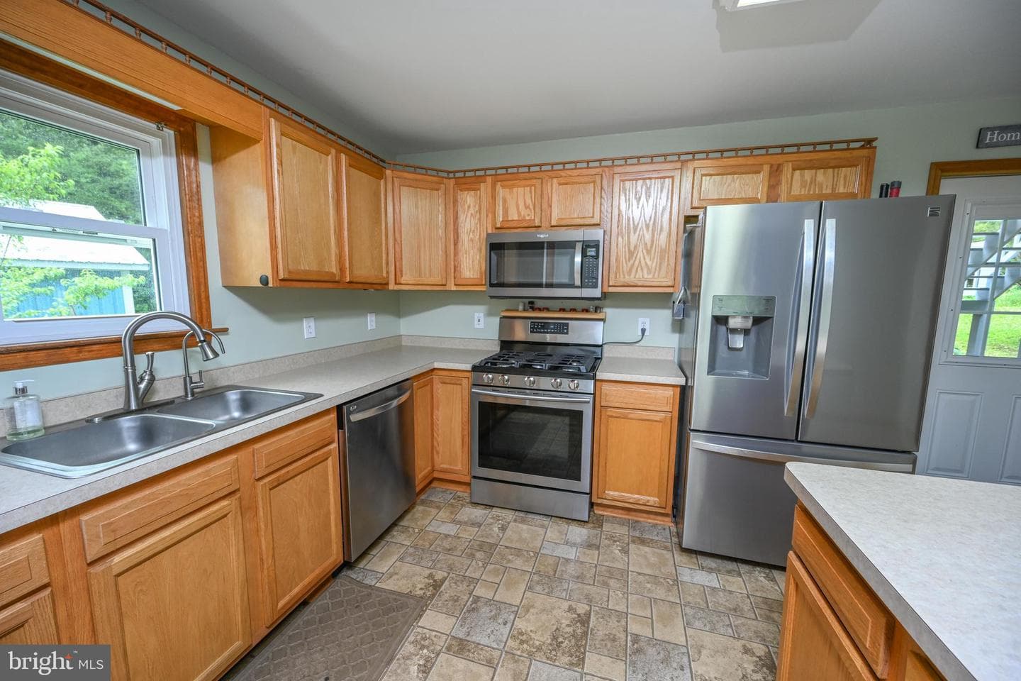 590 Bearfoot photo 9