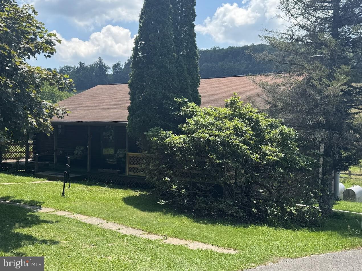 1570 Garrett Road photo 4