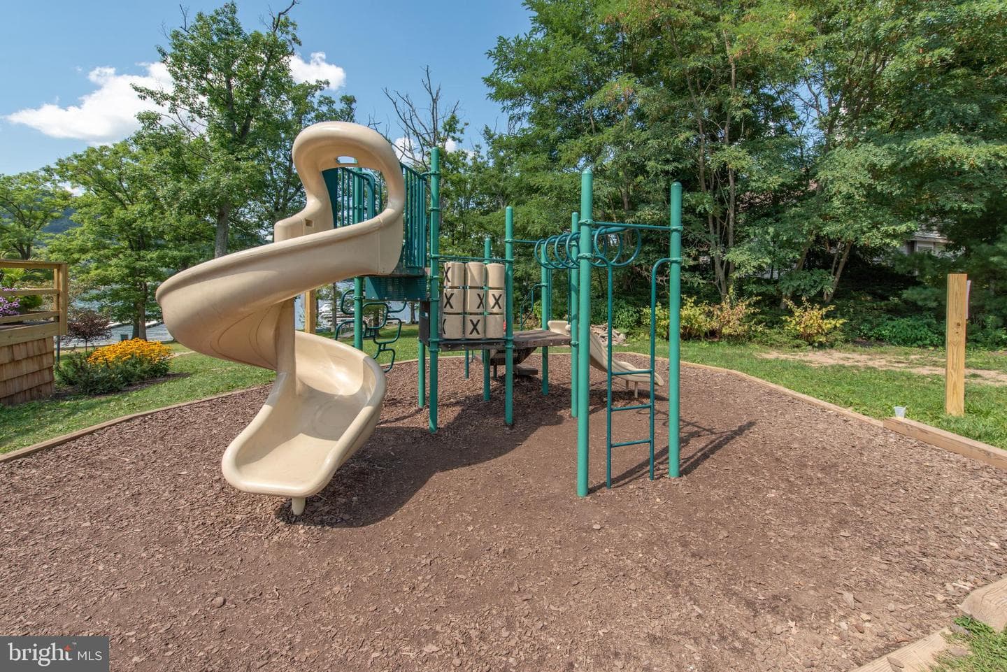 565 Glendale Road #106 B photo 27