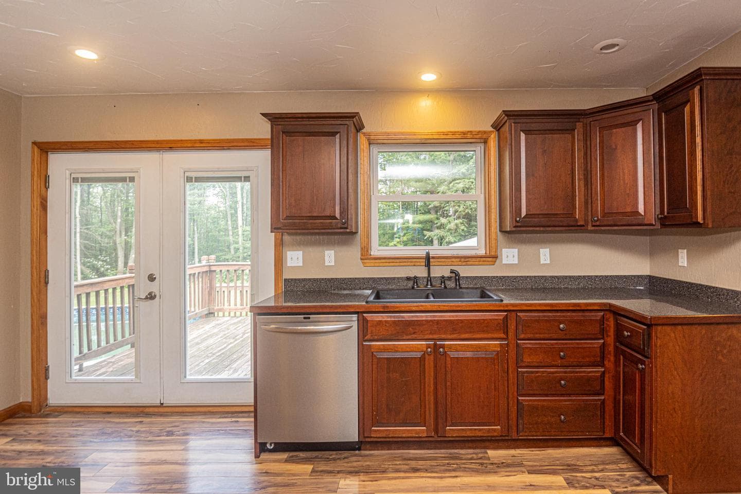 425 Amish Road photo 25
