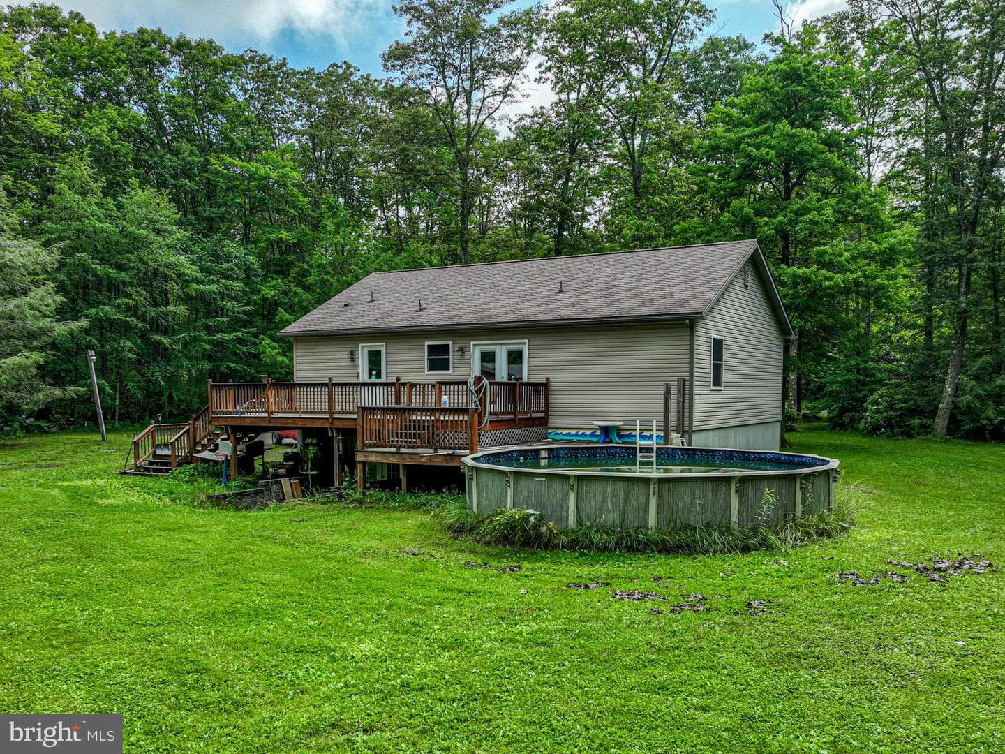 425 Amish Road photo 3