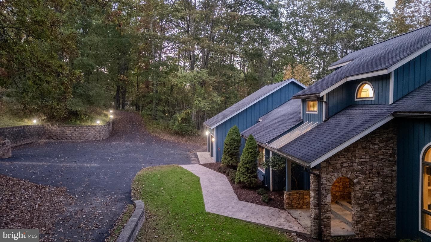2345 Marsh Hill Road photo 3