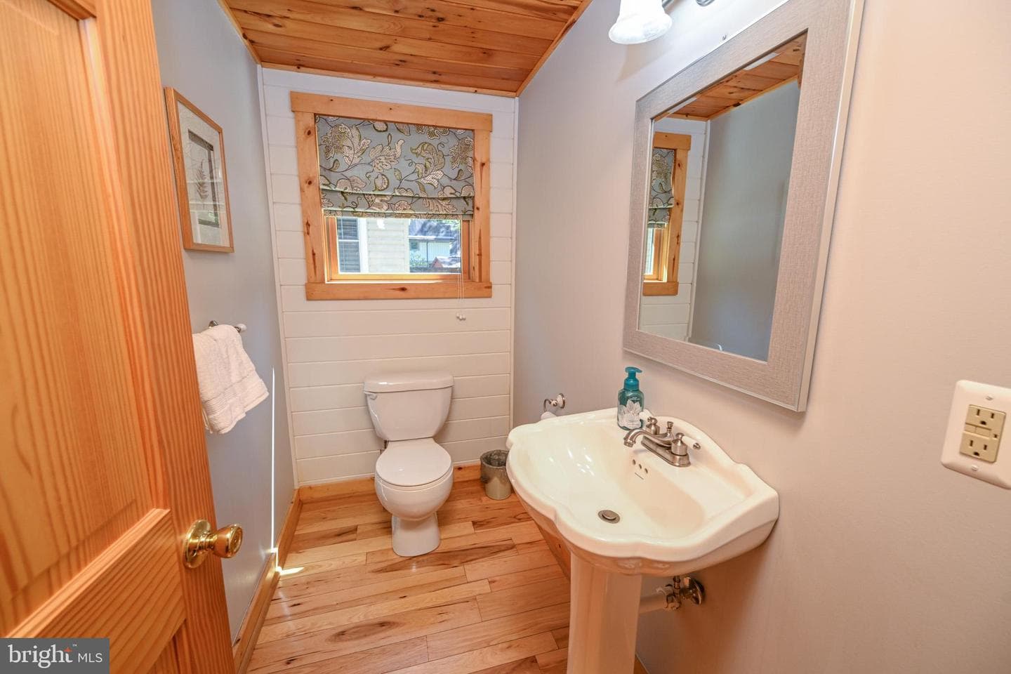 272 Mccomas Beach Terrace photo 32