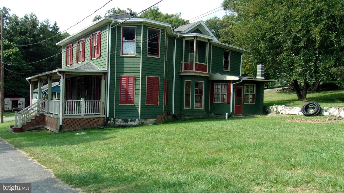 108 Knight Street photo 4