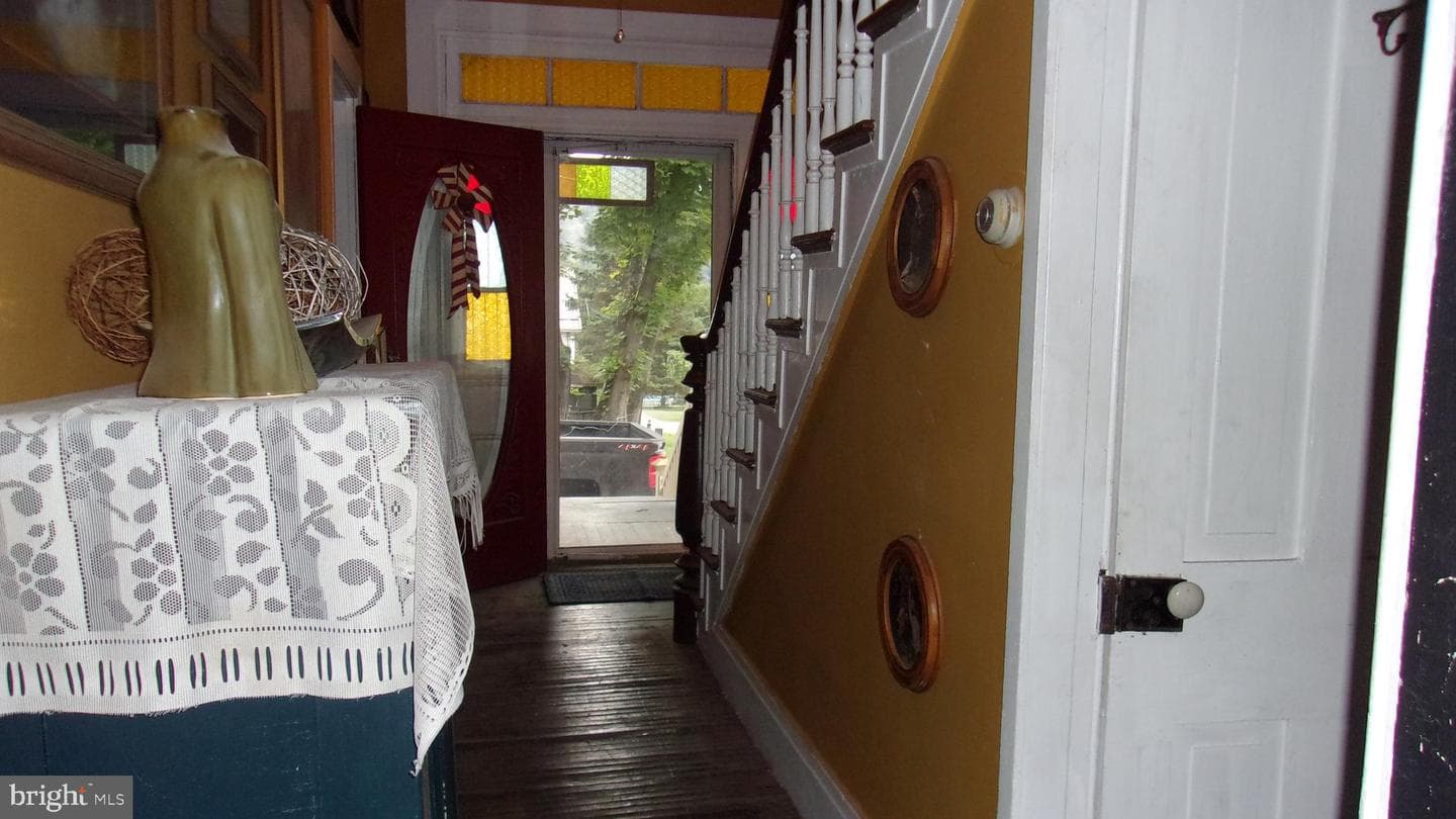 108 Knight Street photo 6