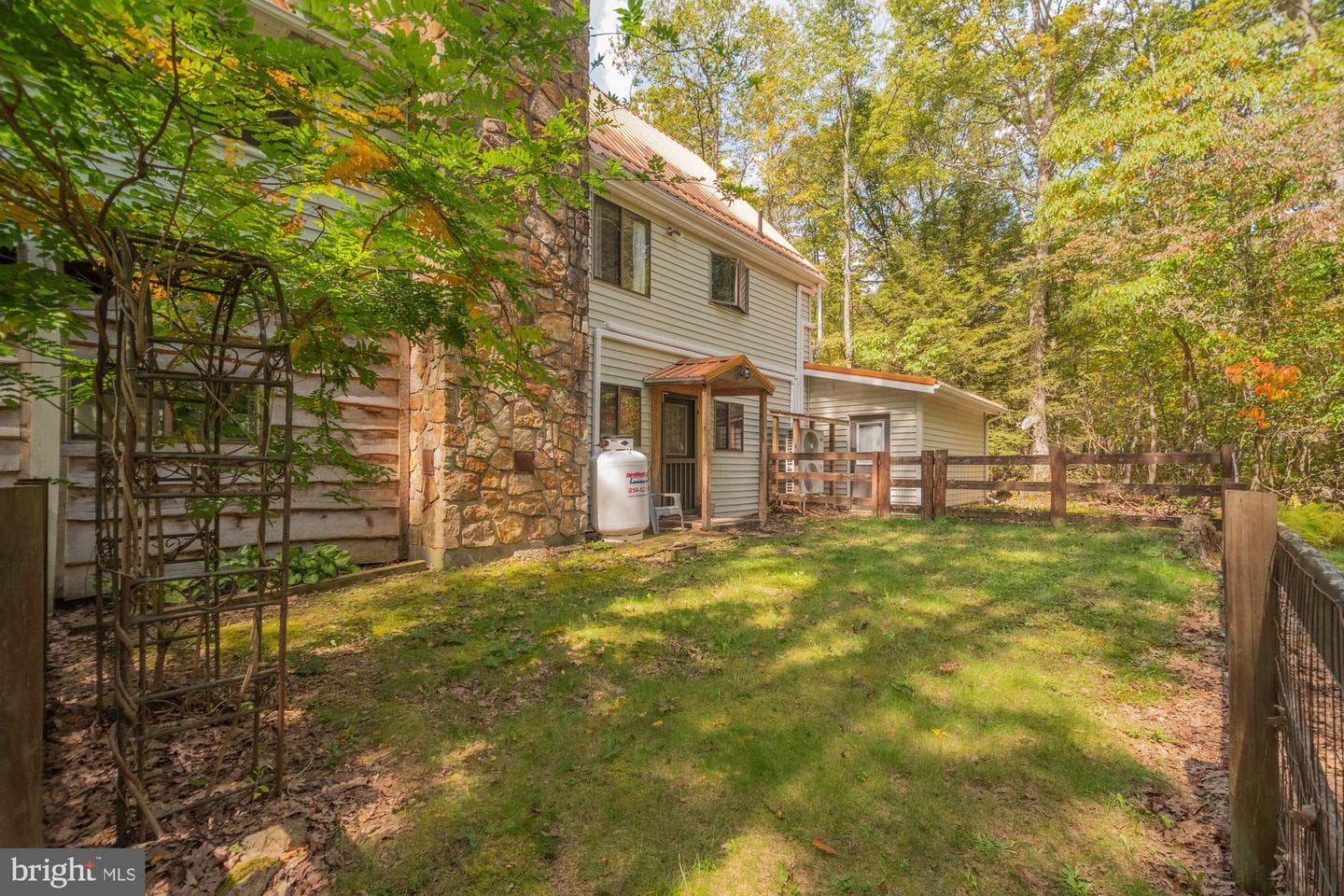 961 Cedar Lane photo 3