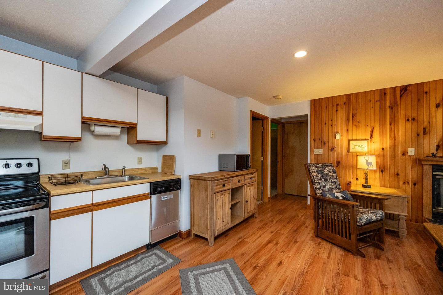181 Jeffrey Lane #23a photo 5