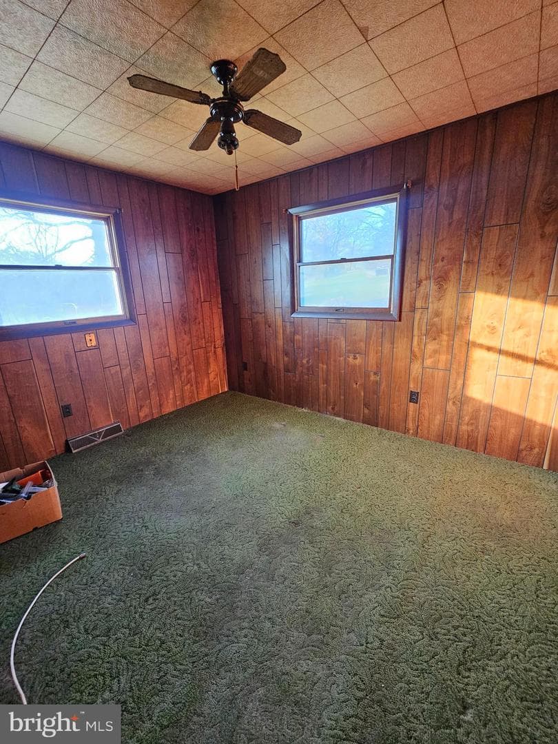 204 E St photo 16
