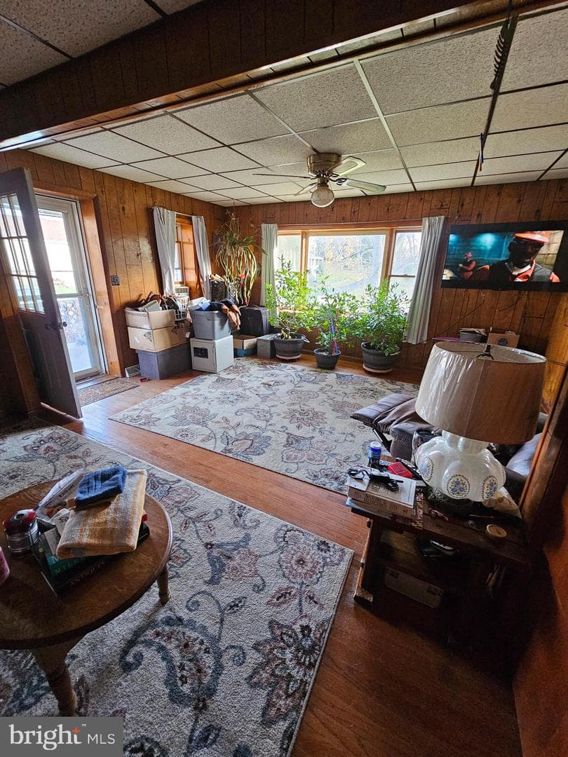 204 E St photo 3