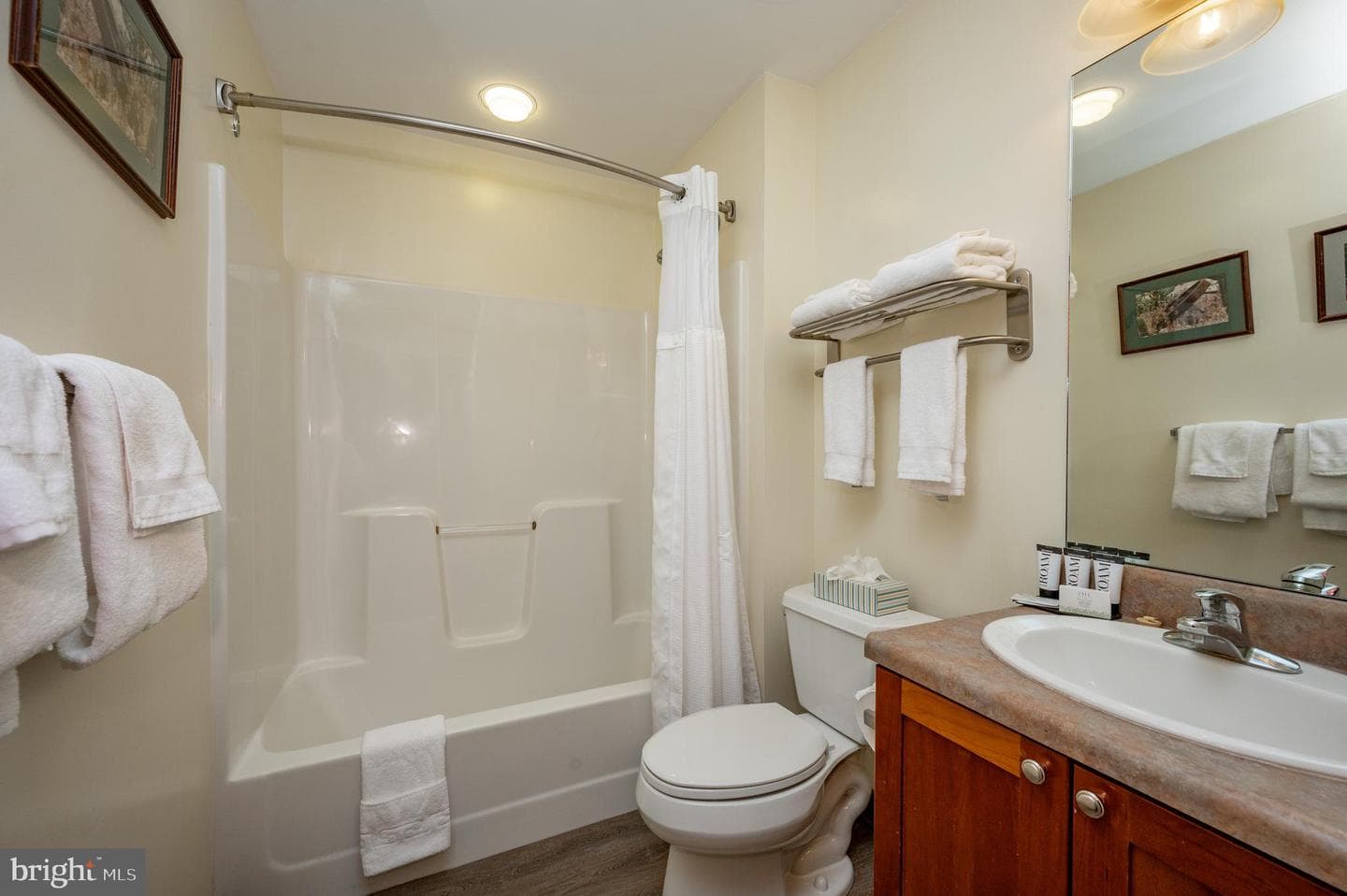 565 Glendale Road #204 photo 11