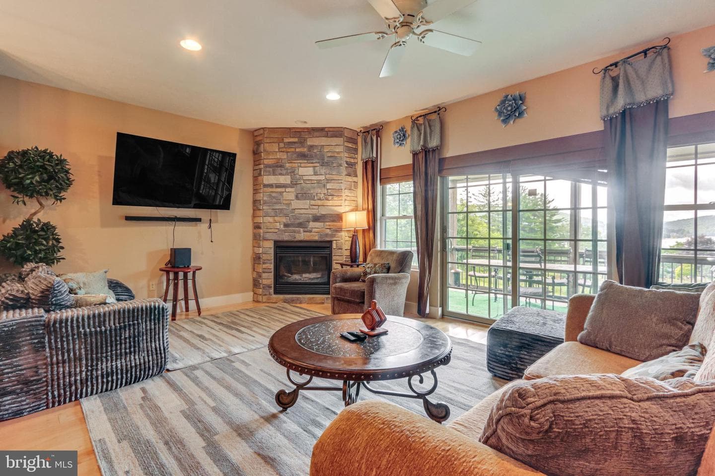 65 Northlake Drive #2a photo 17