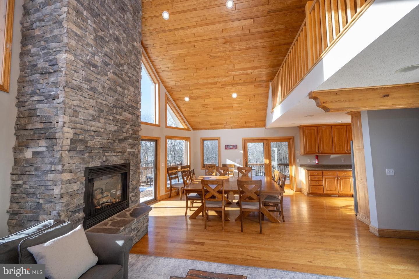 723 Pinnacle Drive photo 8
