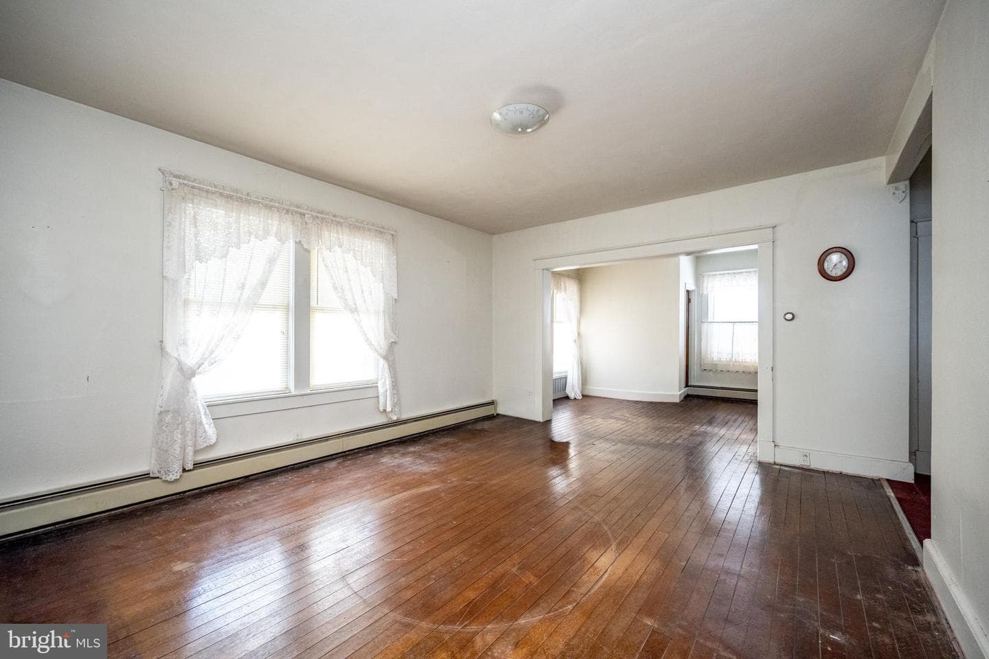 729 E Oak Street photo 6
