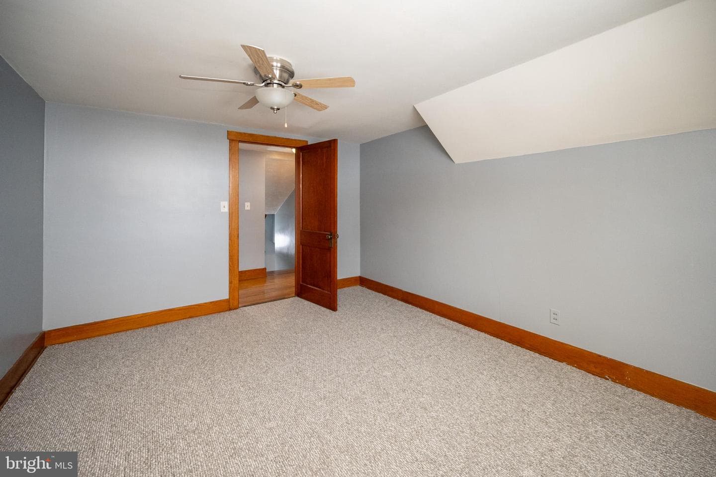 506 Roanoke Avenue photo 36