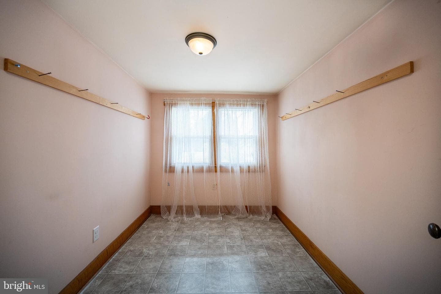 506 Roanoke Avenue photo 40