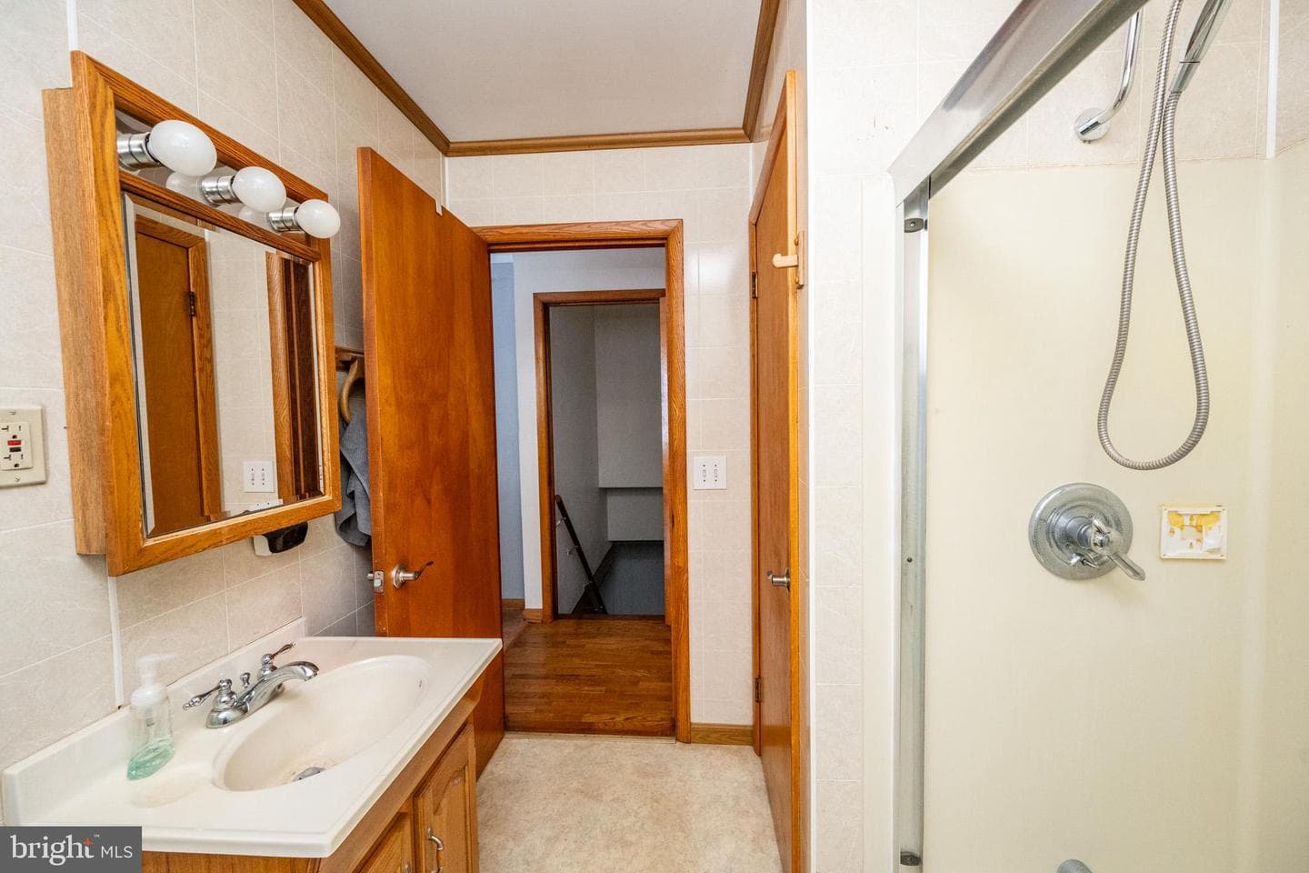 127 S Oakhall Drive photo 18