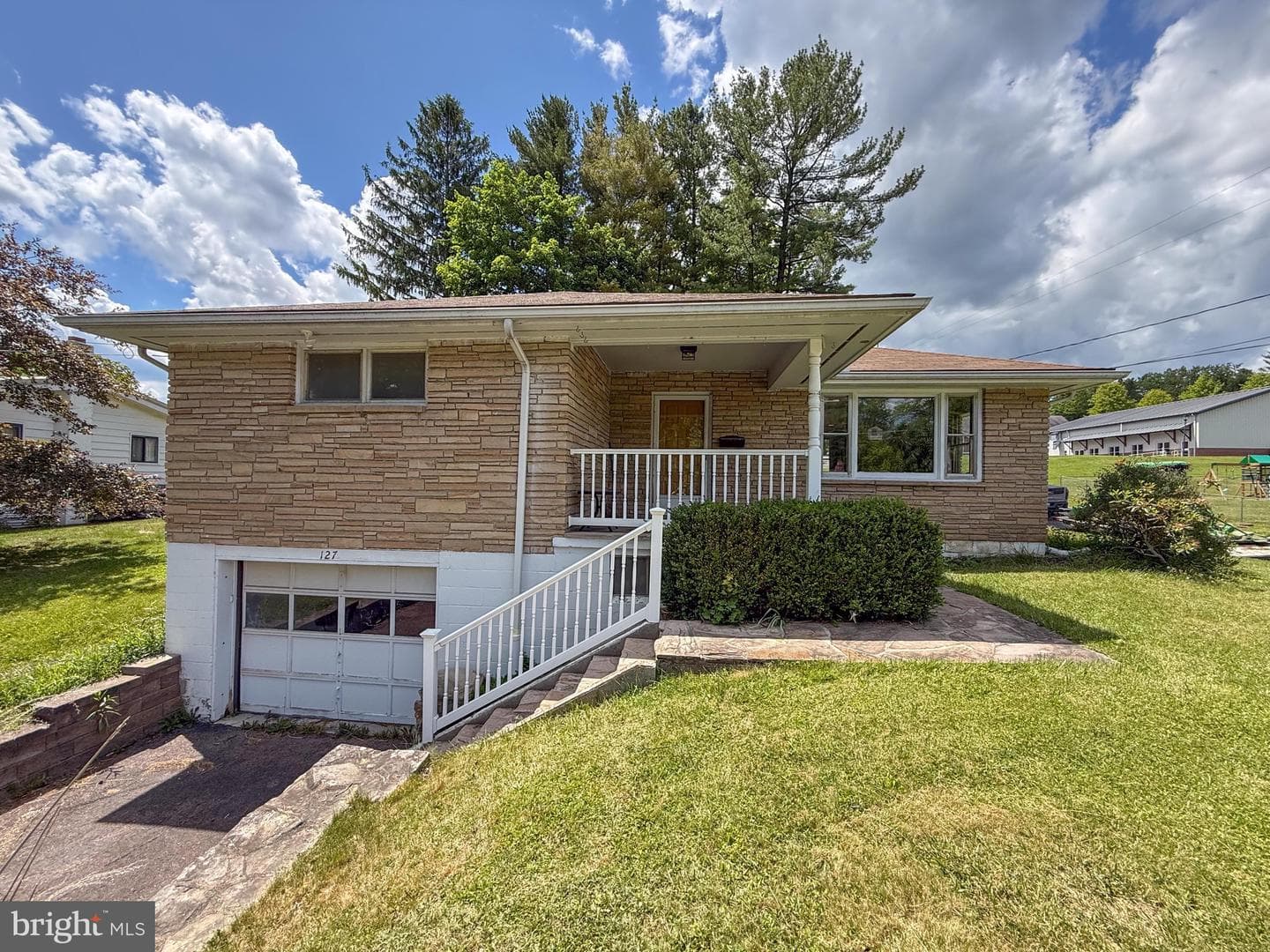 127 S Oakhall Drive, Oakland