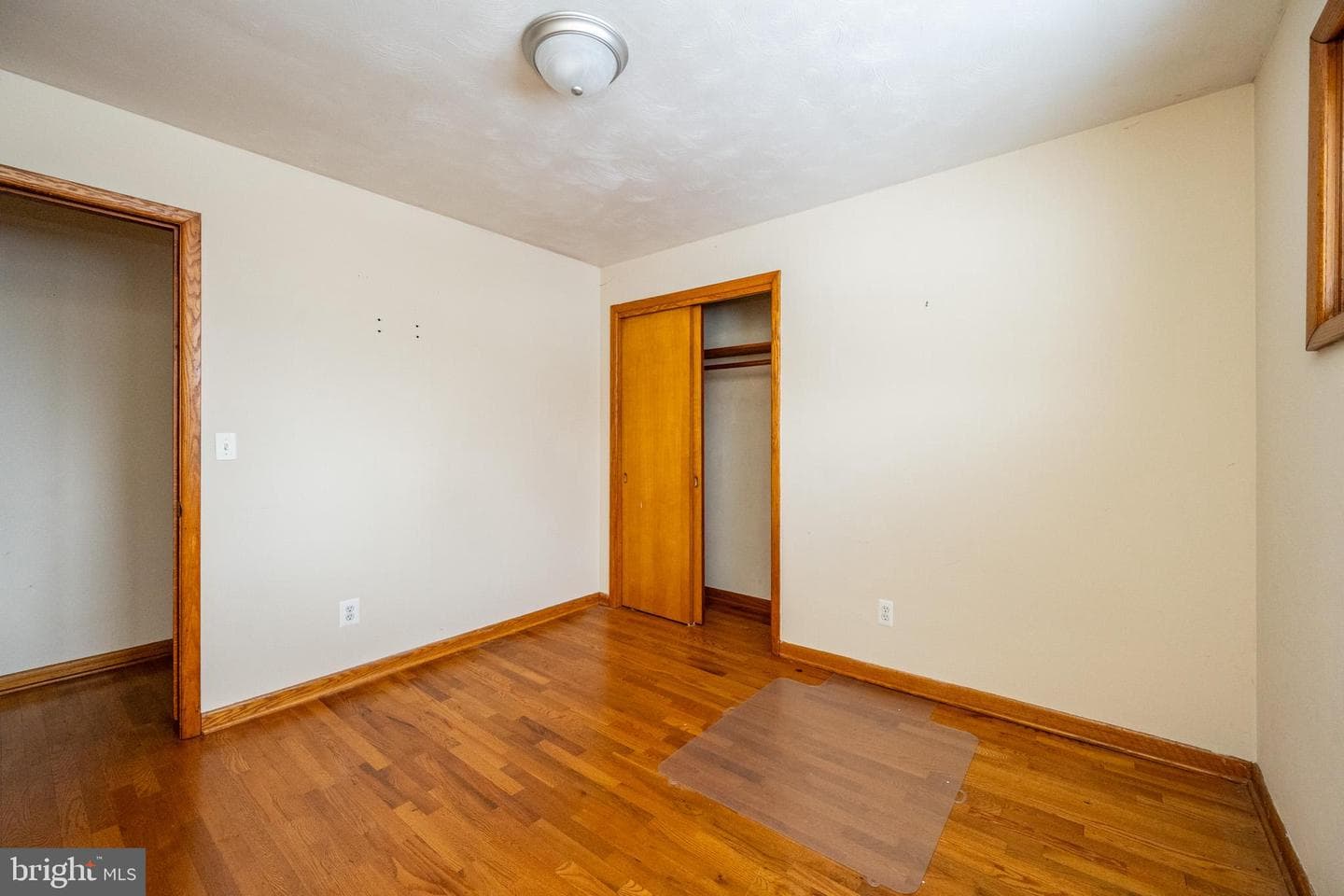 127 S Oakhall Drive photo 22
