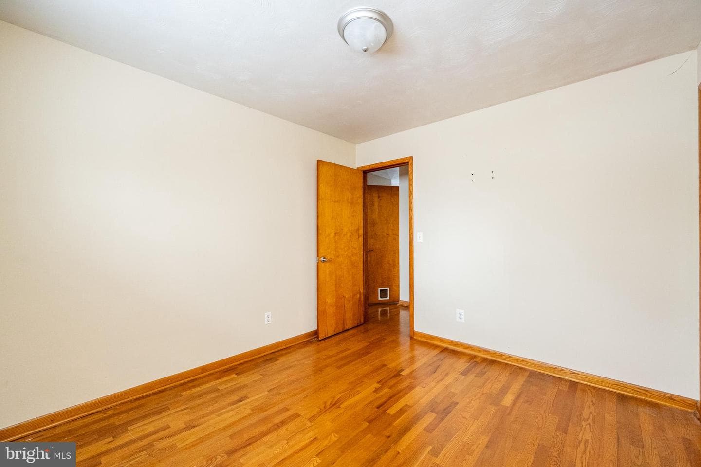 127 S Oakhall Drive photo 23