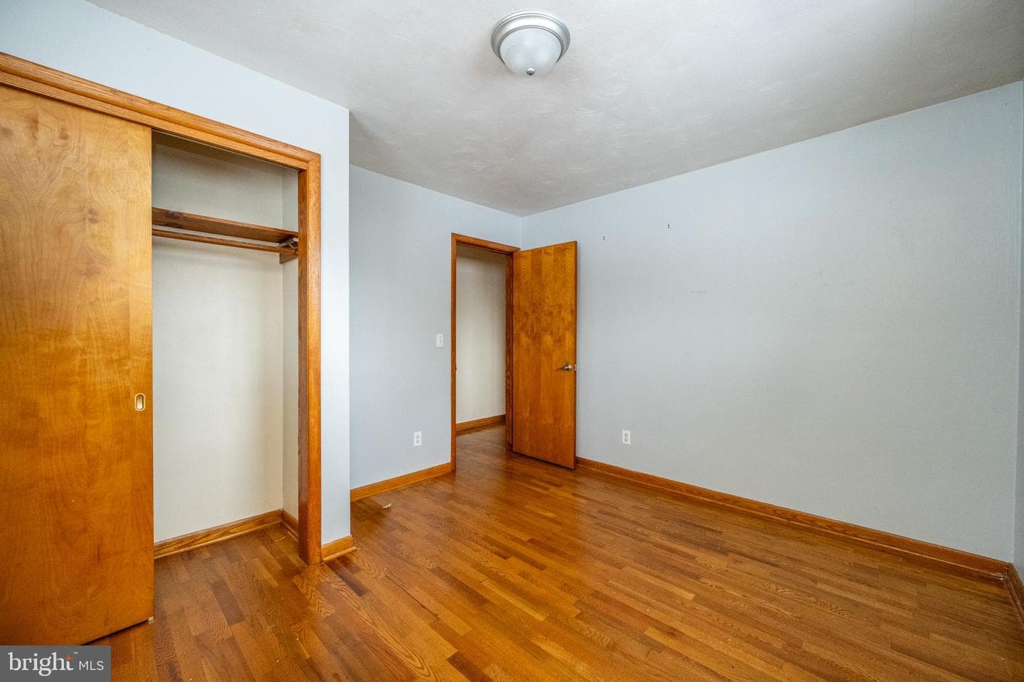 127 S Oakhall Drive photo 27