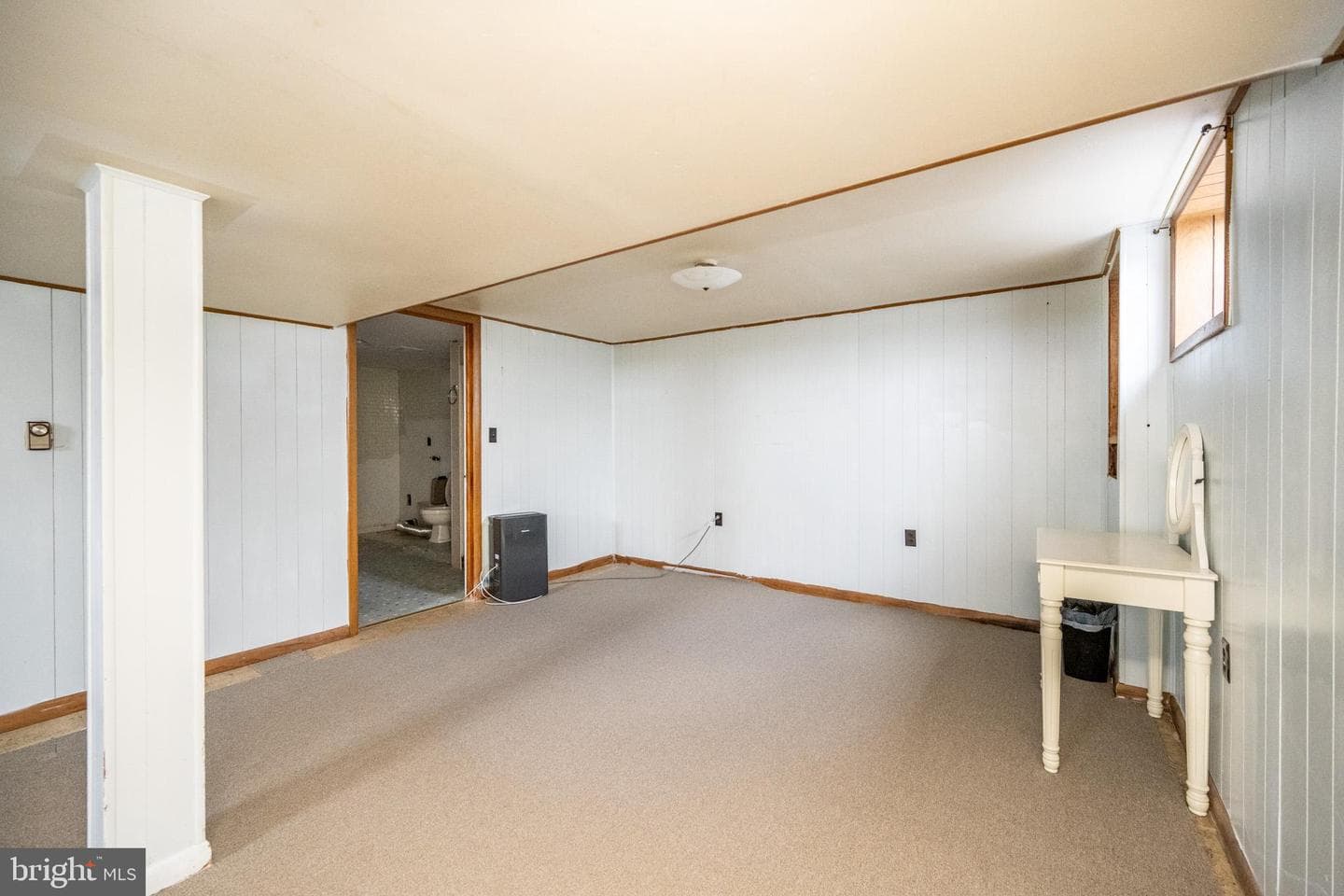 127 S Oakhall Drive photo 34