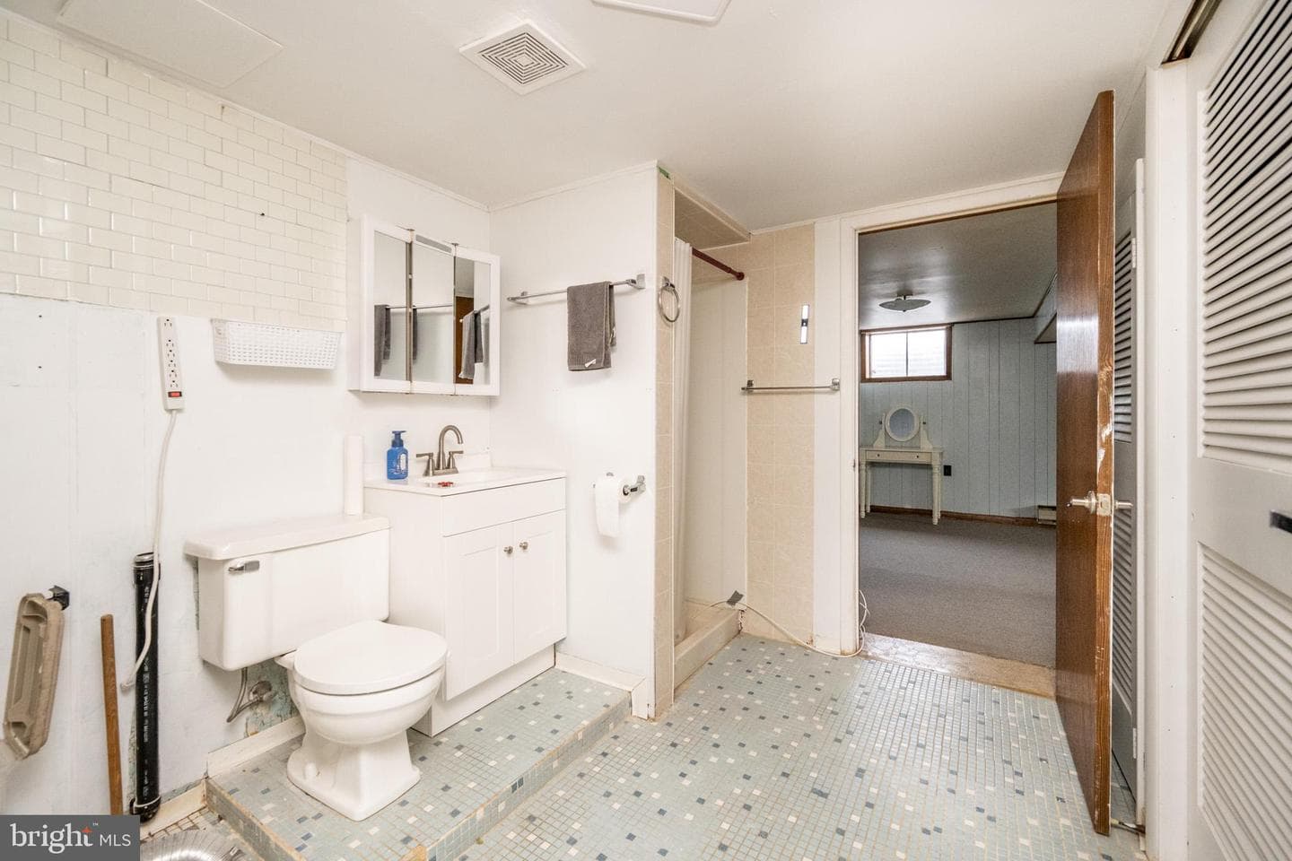 127 S Oakhall Drive photo 37
