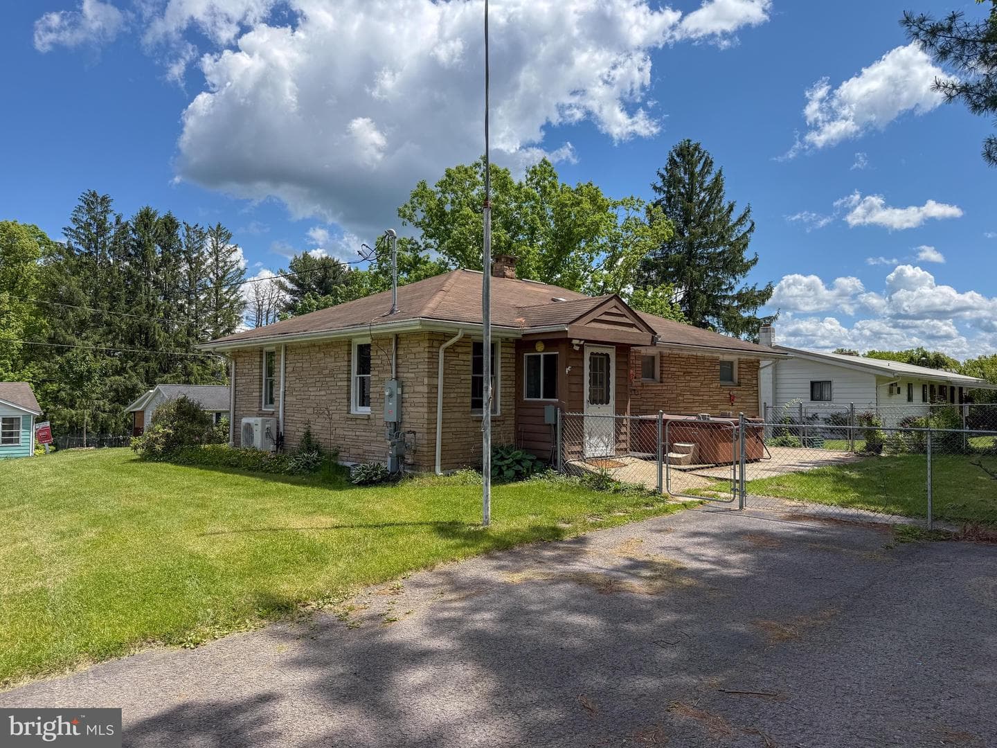 127 S Oakhall Drive photo 50