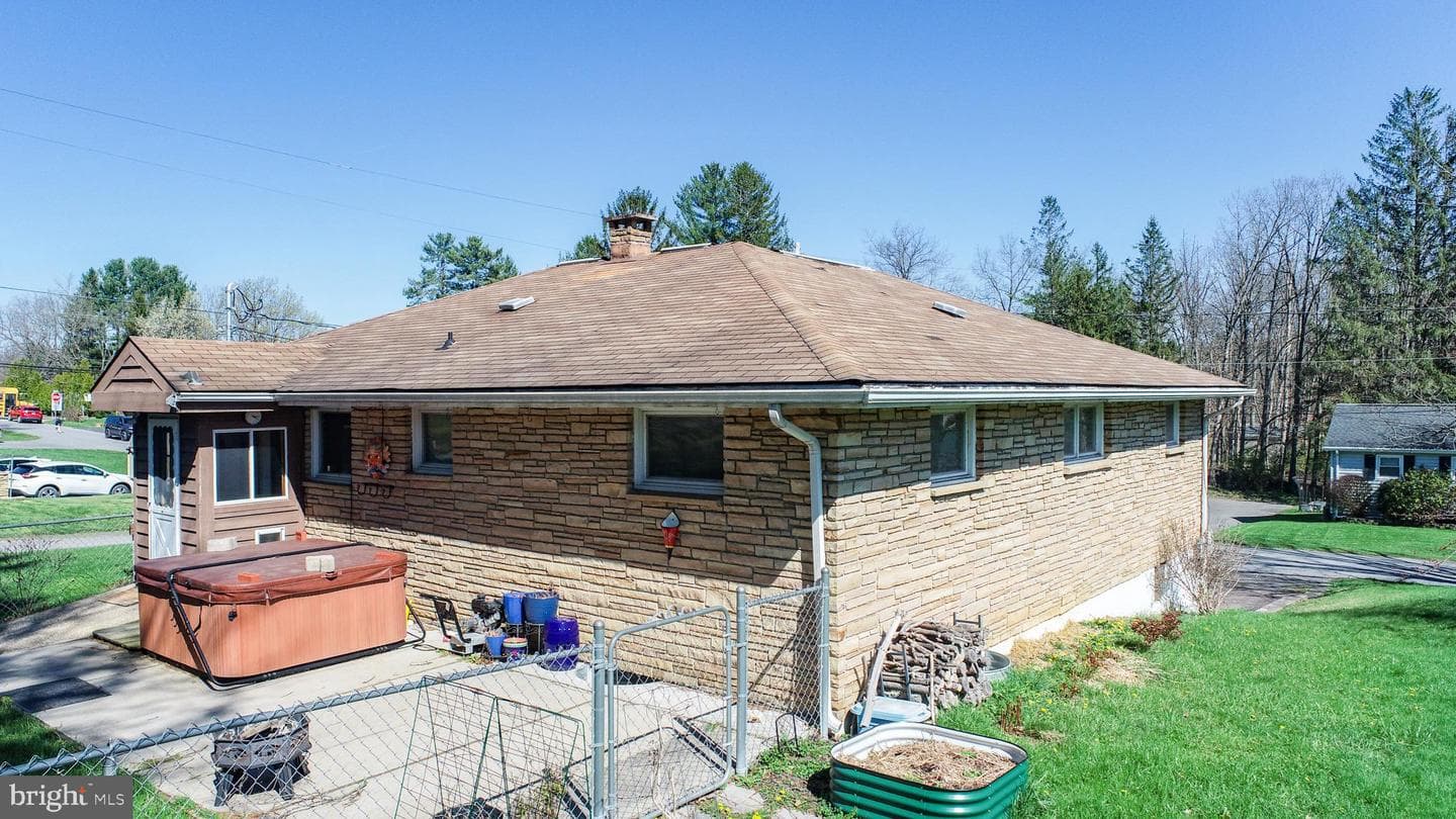 127 S Oakhall Drive photo 53
