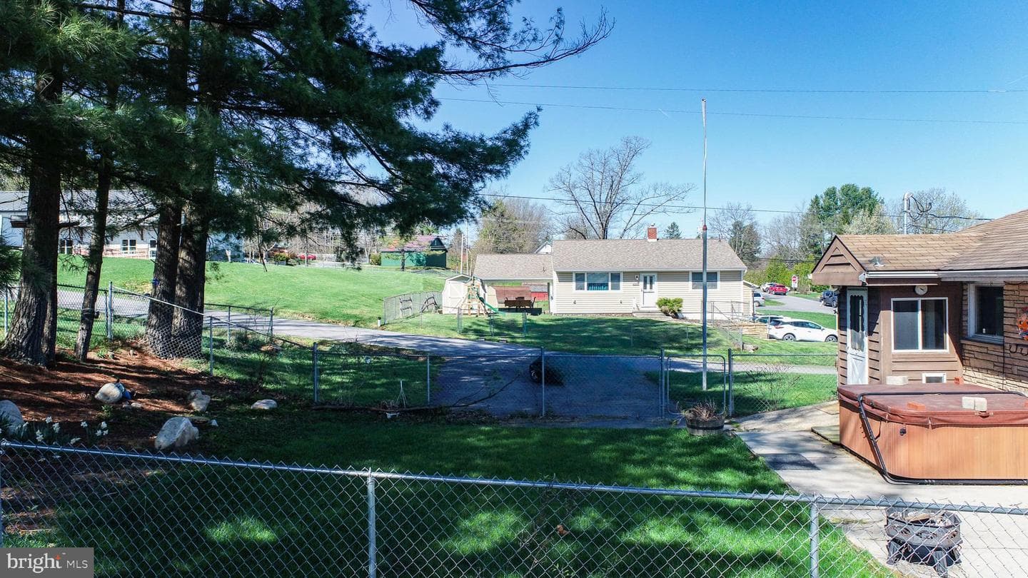127 S Oakhall Drive photo 54