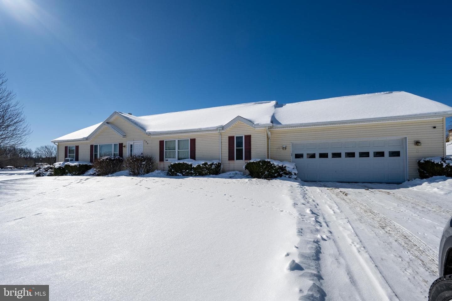 702 Sunshine Drive photo 2