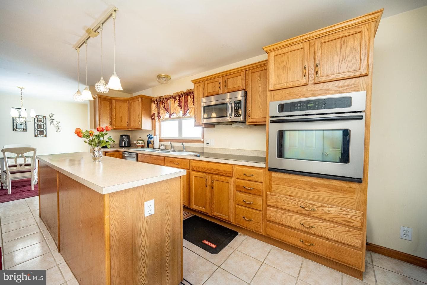 702 Sunshine Drive photo 4