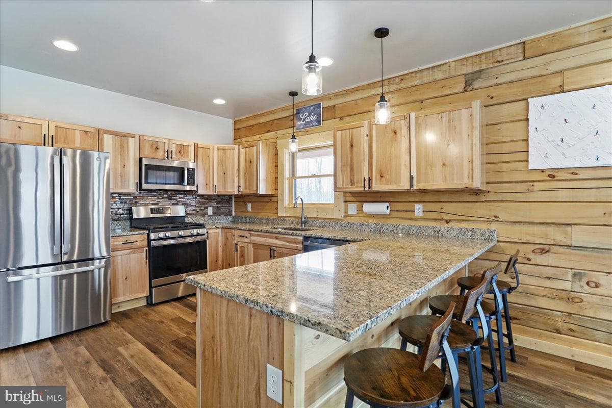 957 N Camp Road photo 11