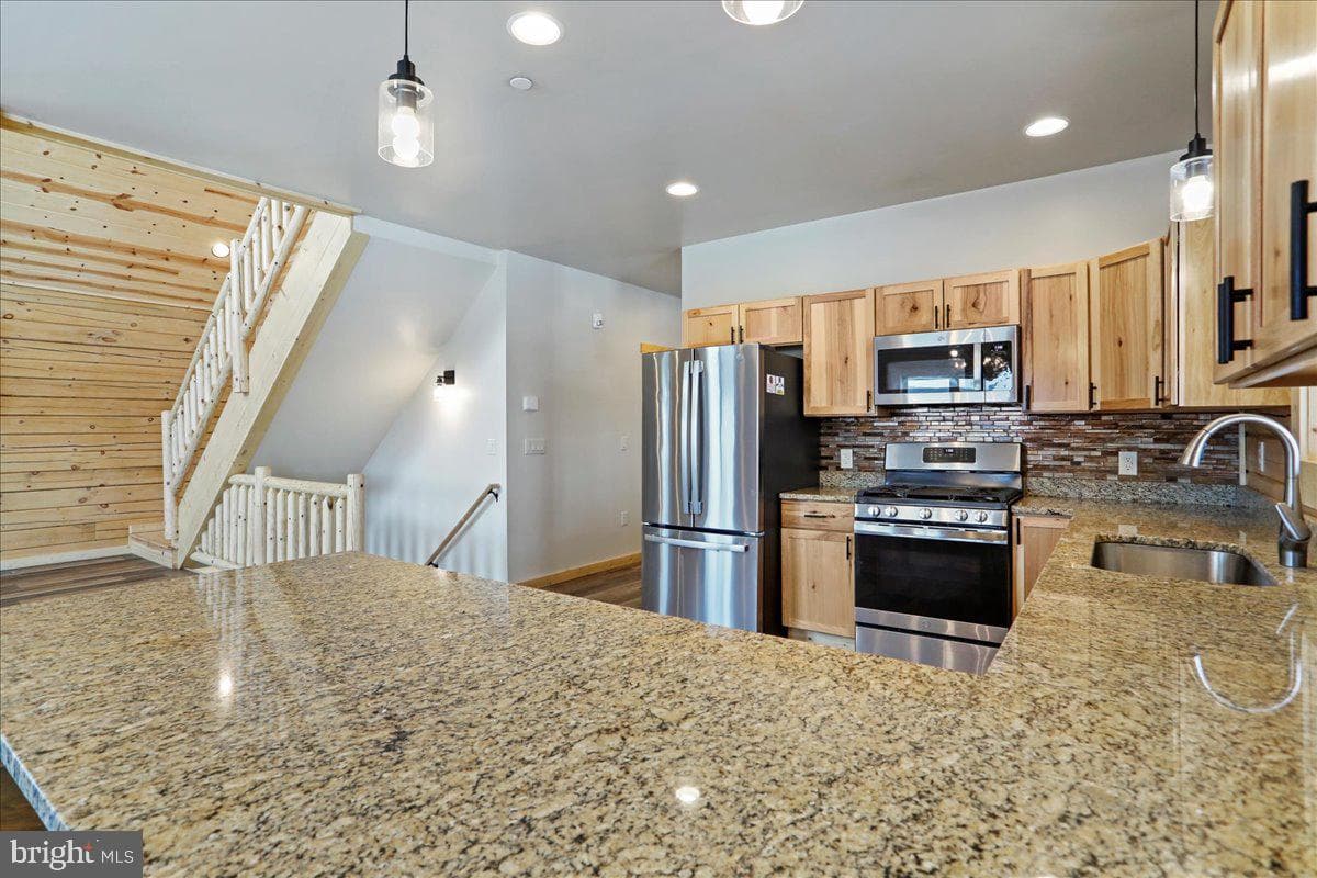 957 N Camp Road photo 12