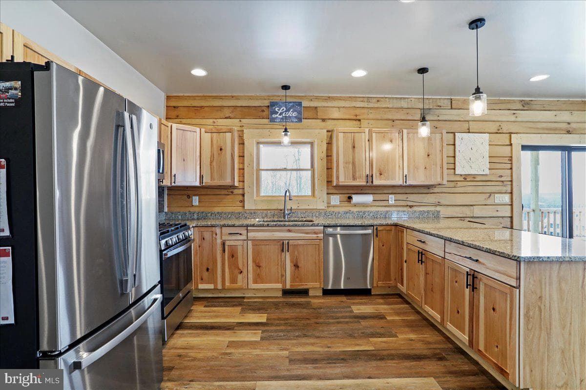 957 N Camp Road, Mc Henry