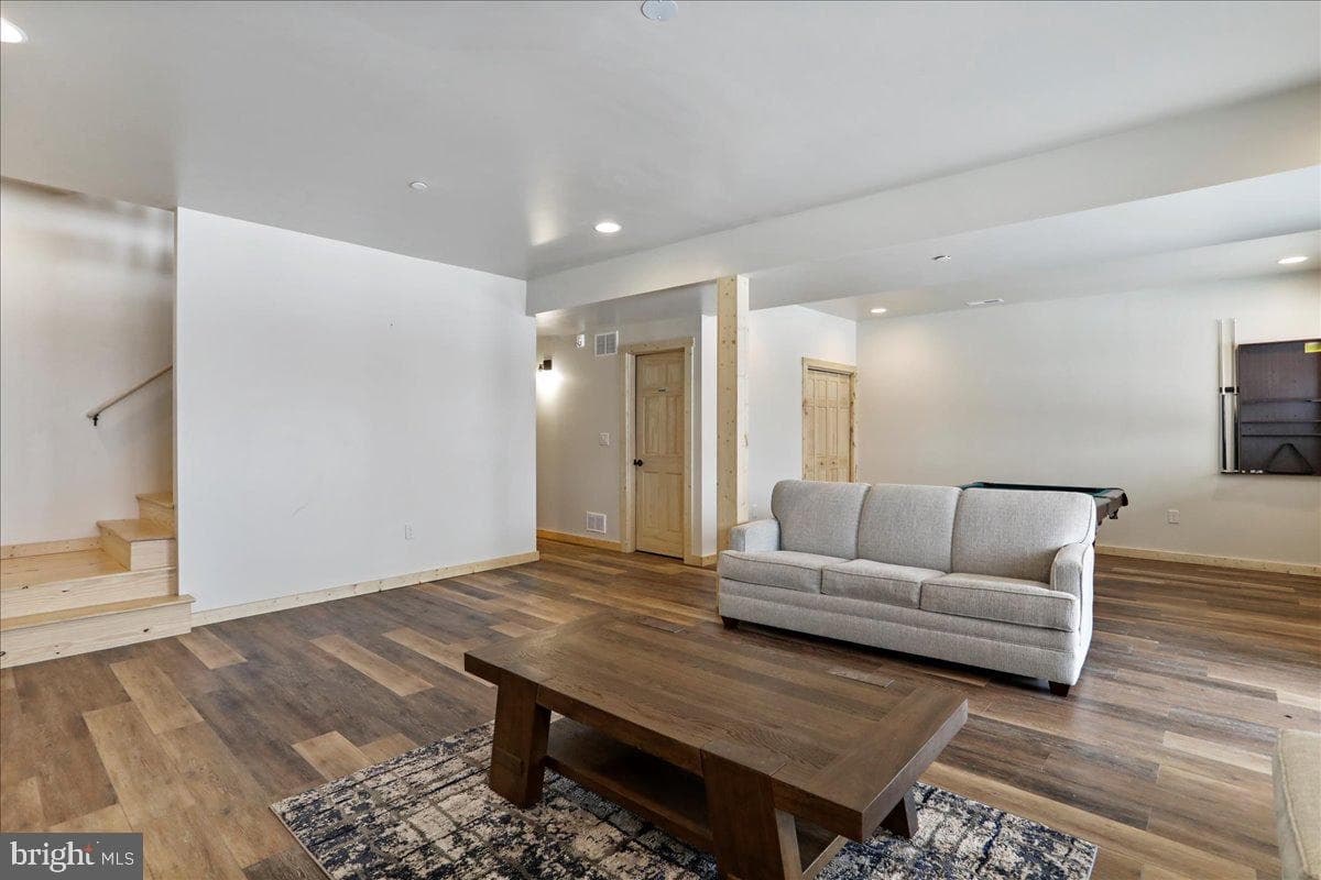 957 N Camp Road photo 32