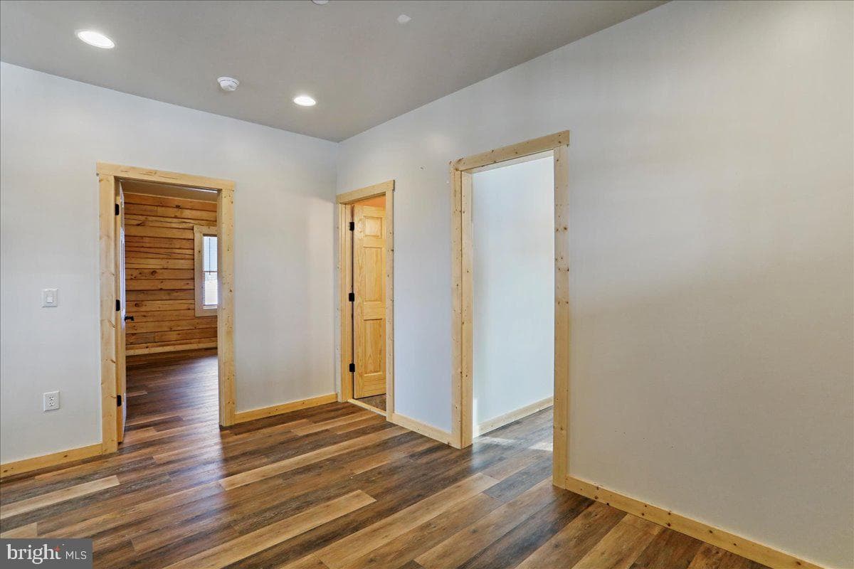 957 N Camp Road photo 38