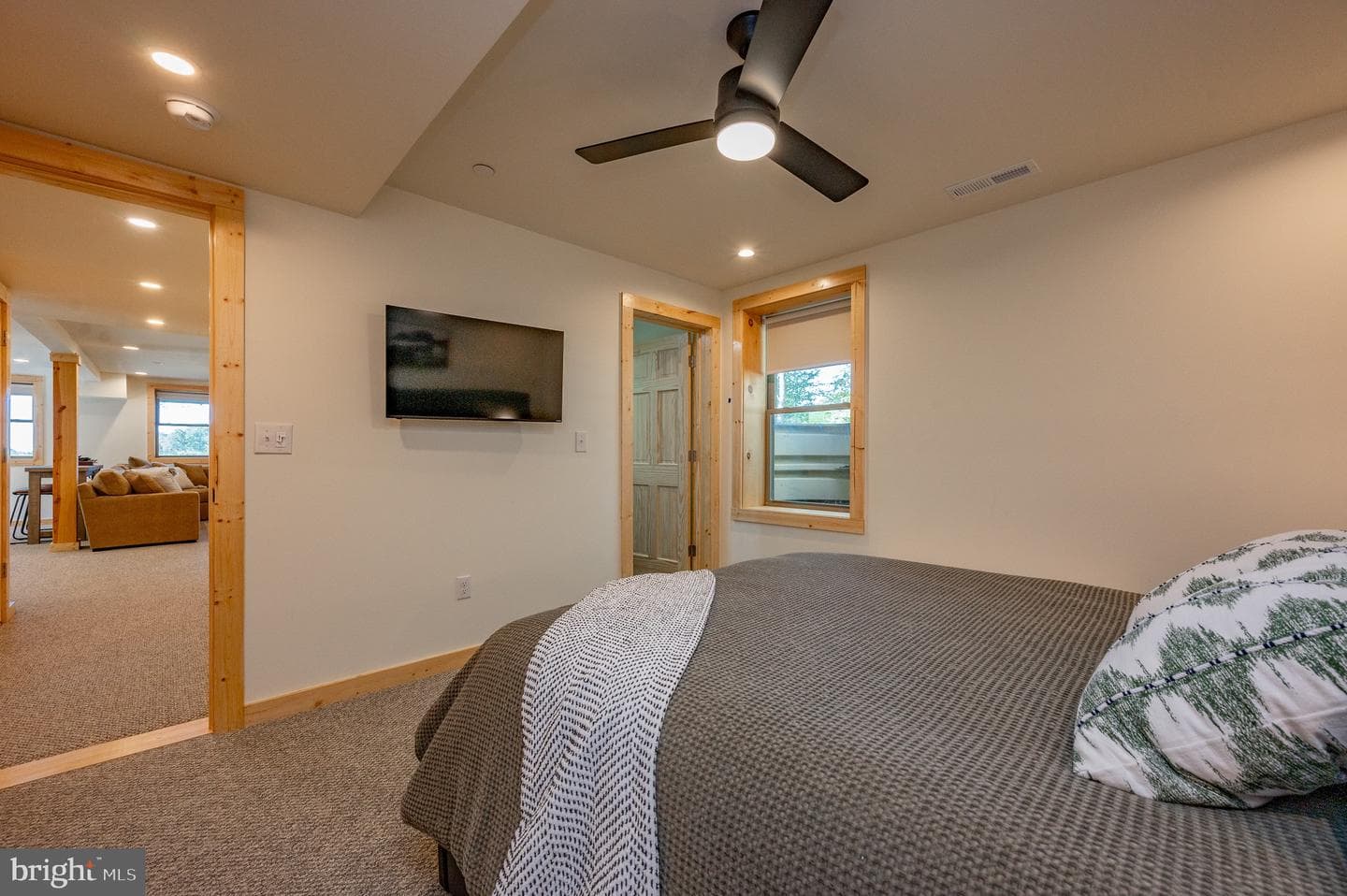 36 Irwin Way photo 57