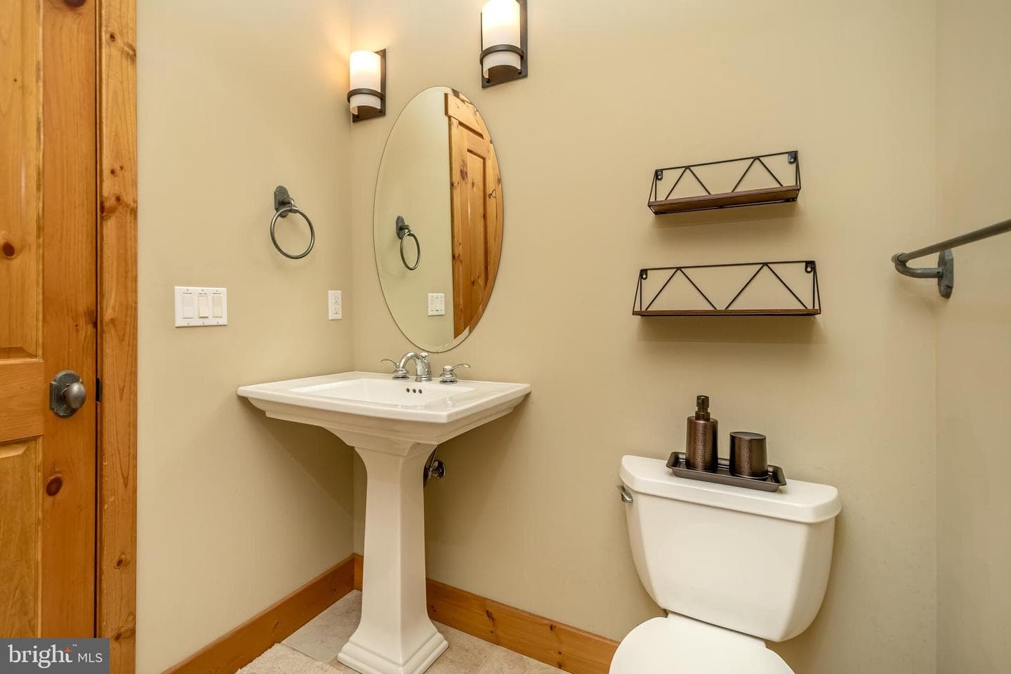 200 N Camp Road photo 28
