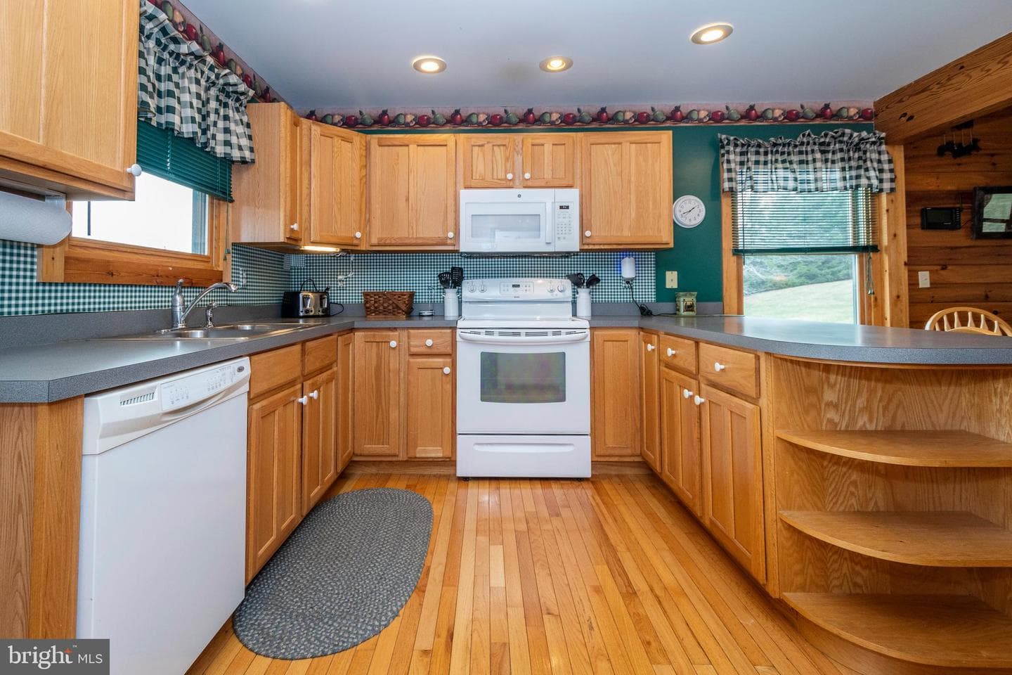 134 Highland Avenue photo 3