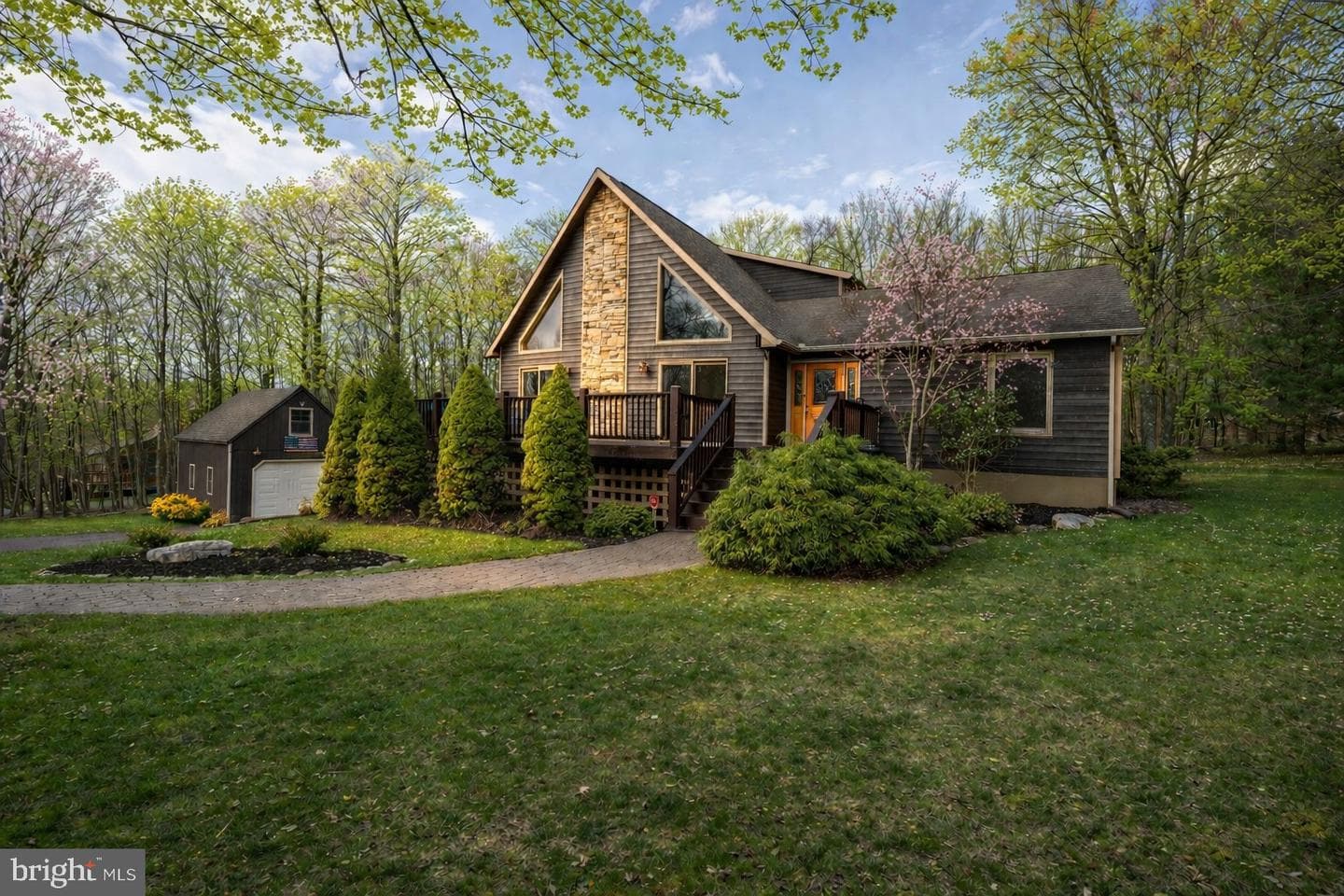 891 Mountainview Drive photo 2