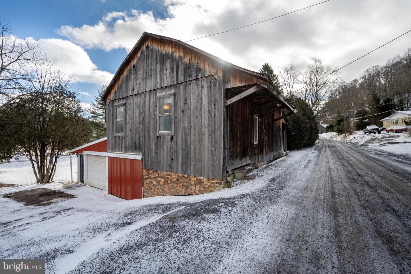 82 Railroad Street photo 66