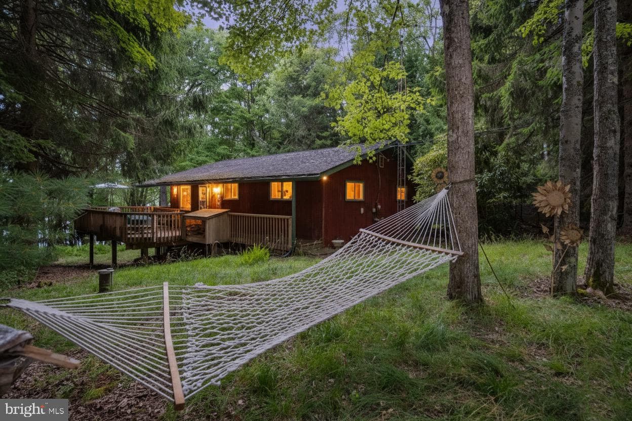 1461 Shoreline Drive photo 2