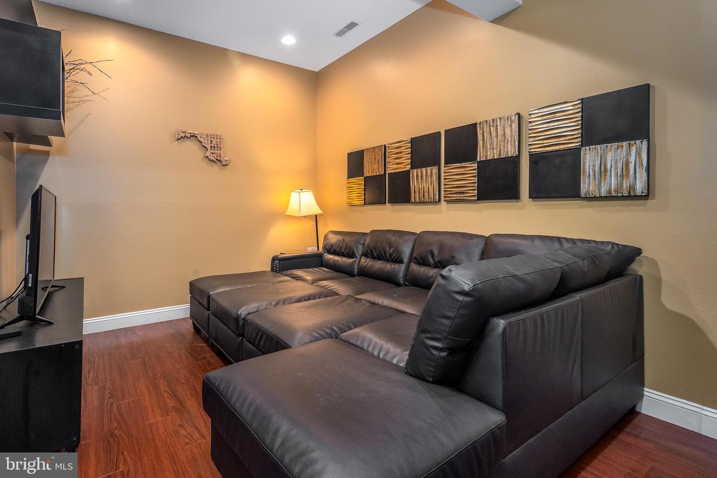135 Jeffrey Lane #19a photo 12