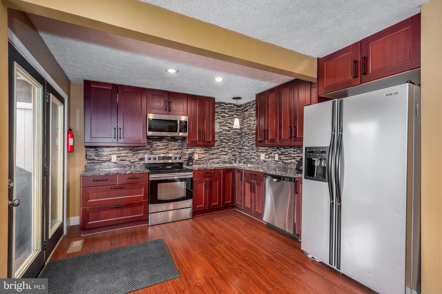 135 Jeffrey Lane #19a photo 6
