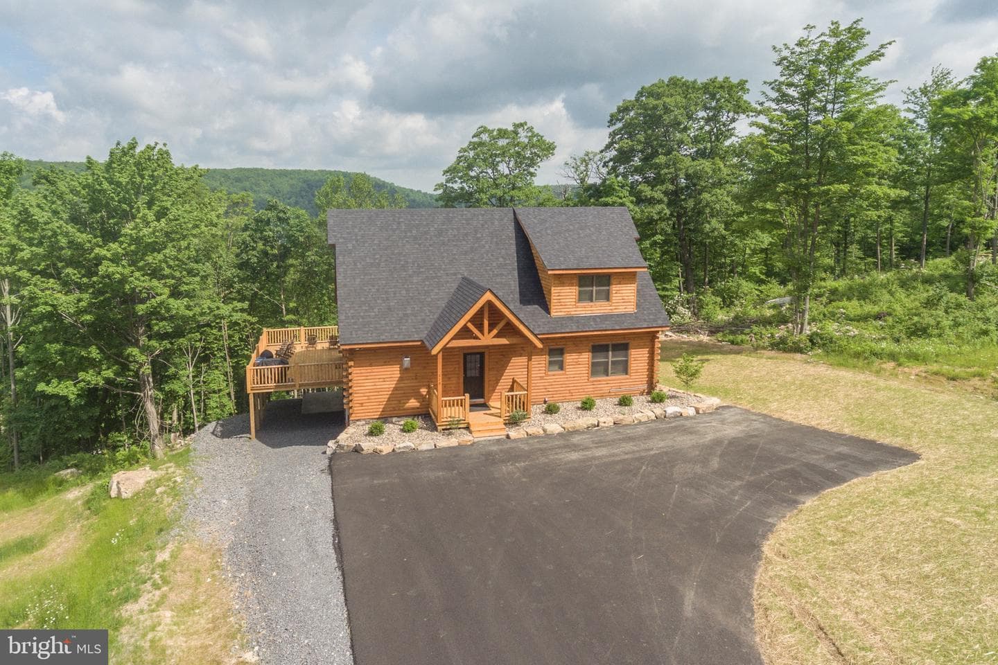 828 N Camp Rd, Mc Henry